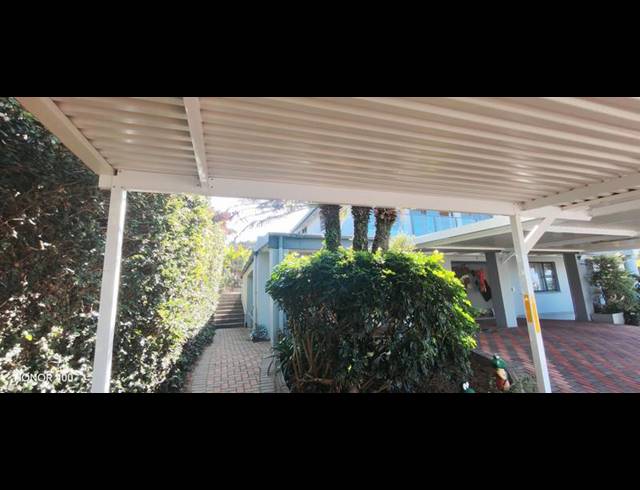 4 BEDROOM HOUSE FOR SALE IN MANABA BEACH